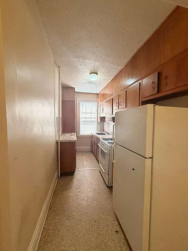 305 Main St Photo 1