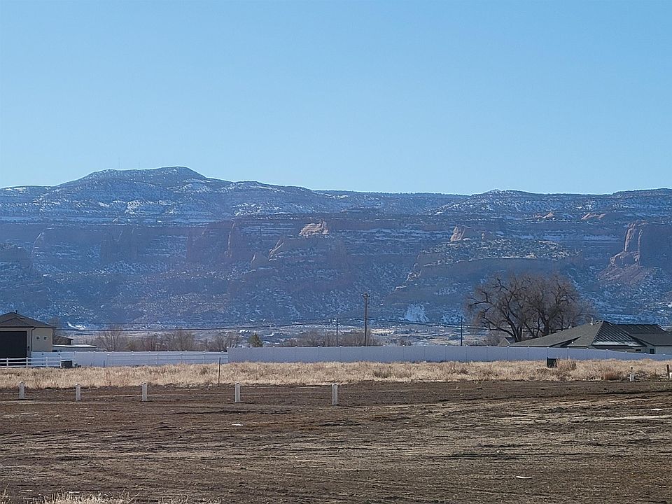 2nd image of 1932 Farmers Ct