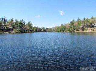 252 Club Dr, Sapphire, NC 28774