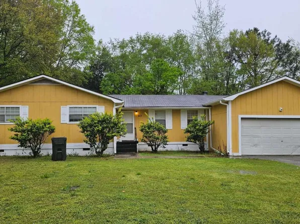 412 Vienna Cir, Fort Valley, GA 31030