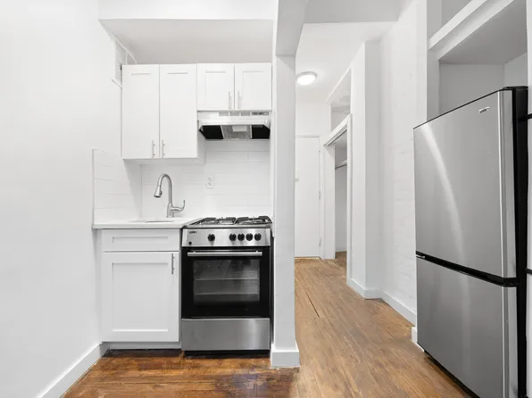 307 West 29th Street image 5 of 9