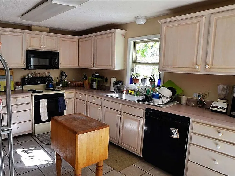 1516 E Matlock Rd — Photo 4