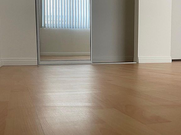 2nd image of 4942 Maplewood Ave APT 103