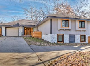 1215 S Home Ave, Independence, MO 64052