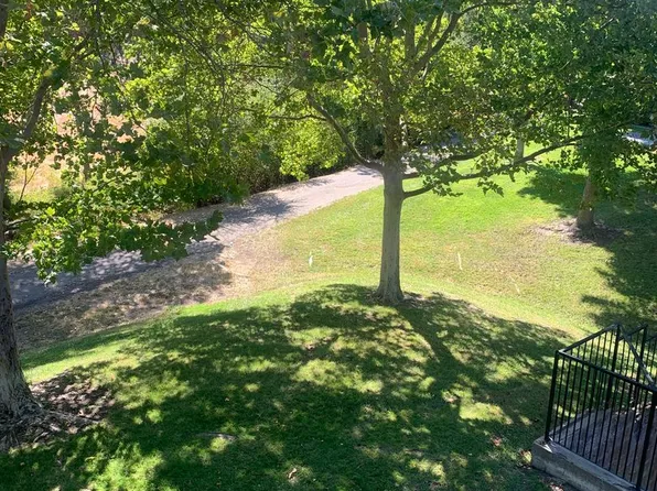 Dry Creek Apartments
