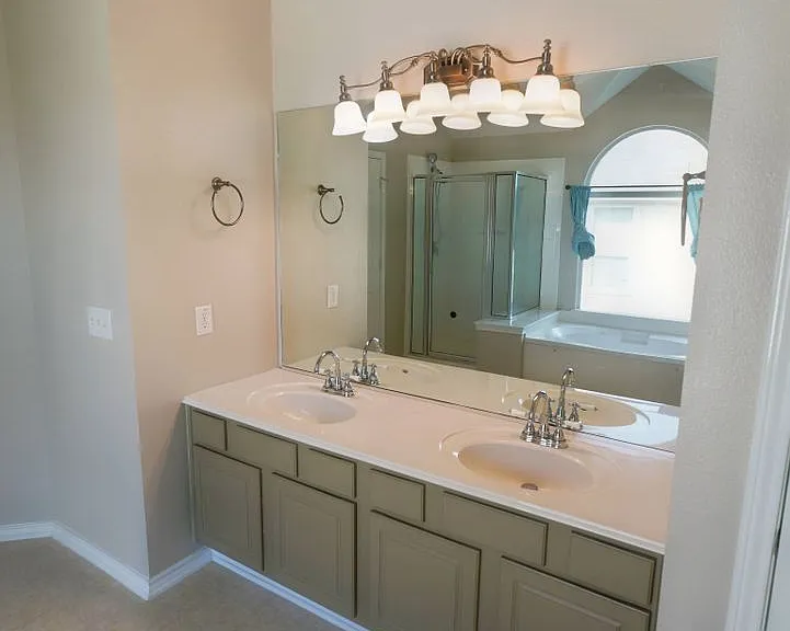 4736 Green Bluff Dr — Photo 37