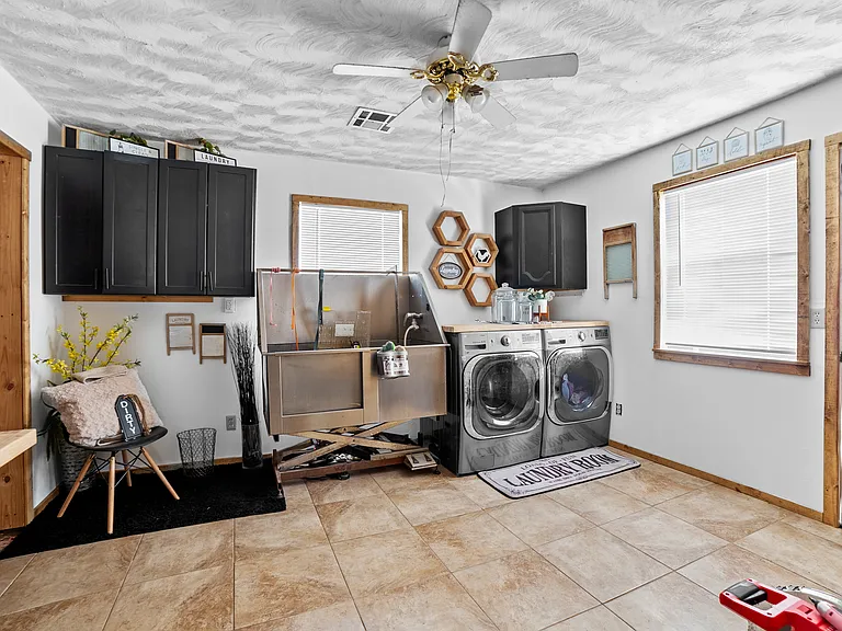 49044 W Highway 66 — Photo 31