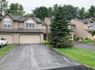 4 Ridge Ct, Saratoga Springs, NY 12866