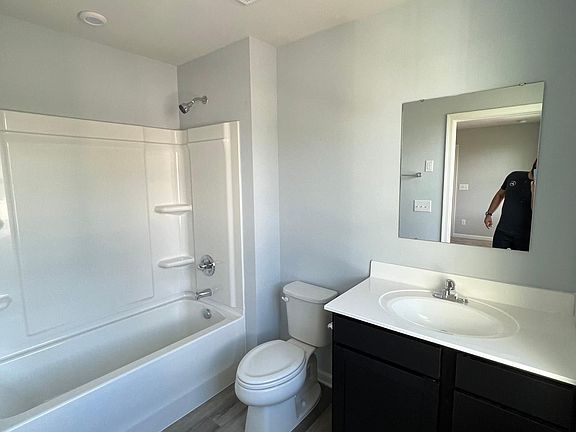 4th image of 1011 Concord Springs Dr