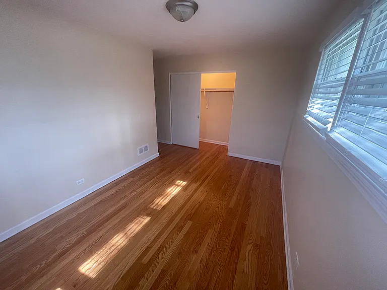 9521 Kildare Ave — Photo 6