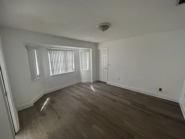 2092 Rio De Janeiro Ave — Photo 14