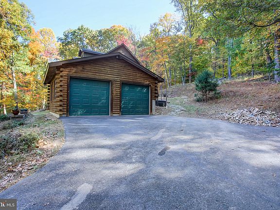4th image of 2831 Hawks Hill Ln