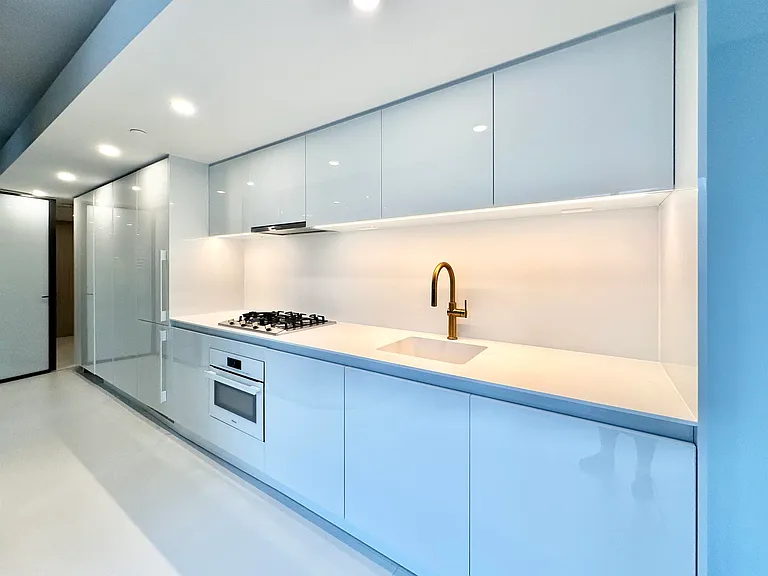 1033 Nelson St — Photo 4