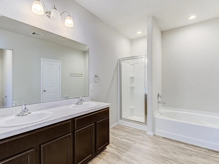 20923 Corisande St — Photo 12