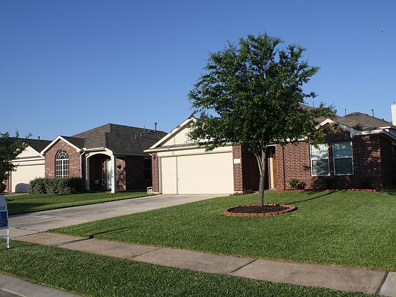 2nd image of 24922 Sandusky Dr