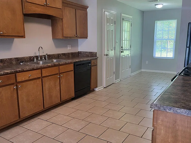 105 Embleton Ct #A — Photo 8