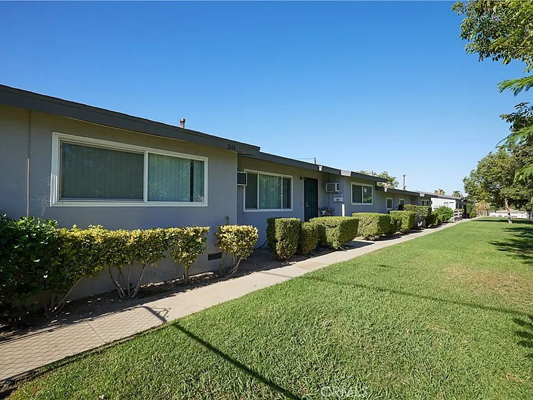 3644 Russell St — Photo 19