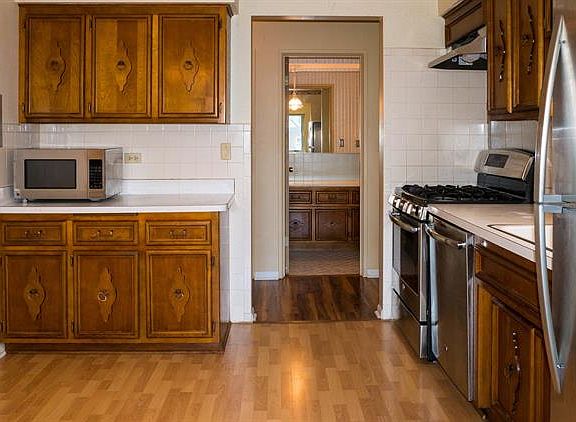 5th image of 401 S Grove Ave APT 3A