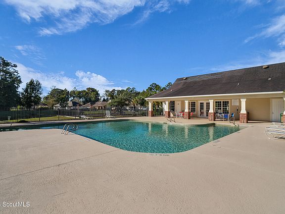3rd image of 48 Arbor Point