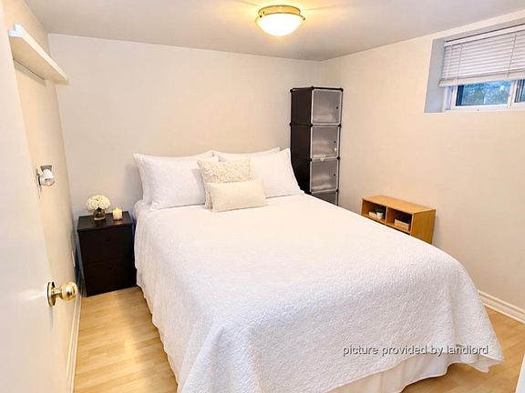 2nd image of 1017 Queen St E #D