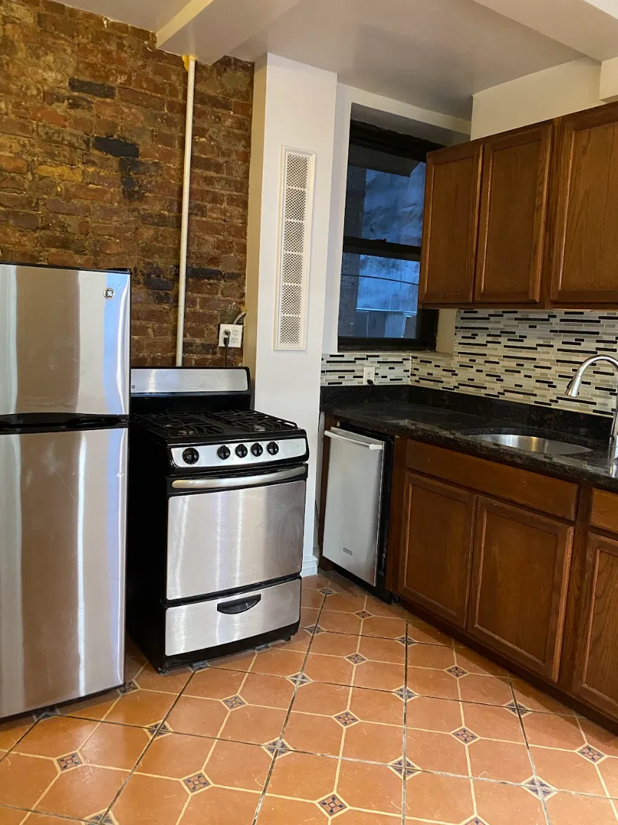 202 Thompson Street #4 in Greenwich Village, Manhattan | StreetEasy