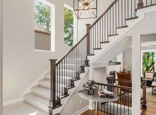 25025 W 92nd St, Lenexa, KS 66227