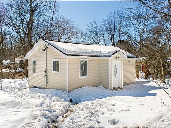 3rd image of 250 Wiscasset Rd