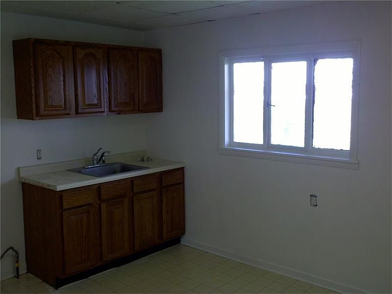2nd image of 146 Watkins Ave
