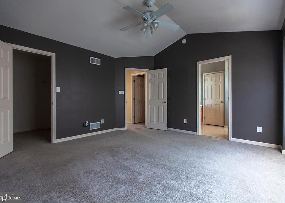 MASTER BEDROOM WITH WALKIN CLOSET AND ON-SUITE