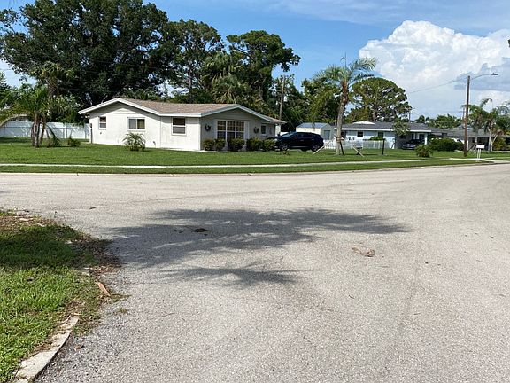 4th image of 4587 Tennyson Dr