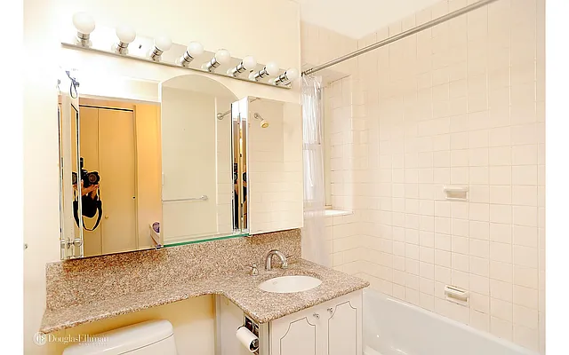 Rented by Douglas Elliman | media 14