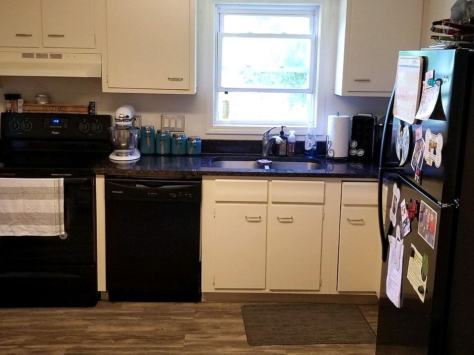 Large eat in kitchen