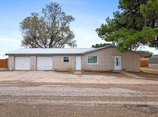 508 3rd St, Plains, TX 79355