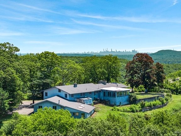 3rd image of 1 Ramapo Park