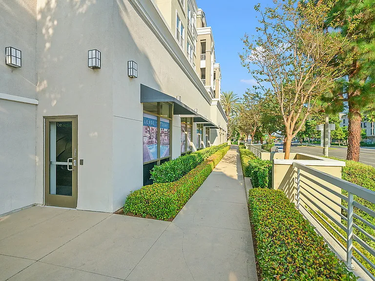 Pinnacle at MacArthur Place — Photo 34
