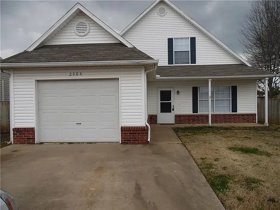 2504 Parkcrest Dr