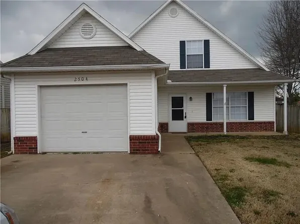 2504 Parkcrest Dr, Bentonville, AR 72712