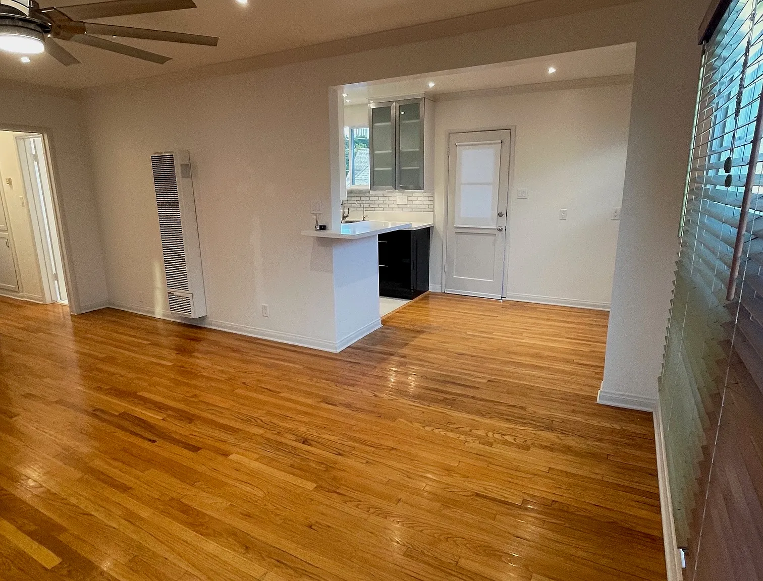 5723 San Vicente Boulevard — Photo 3