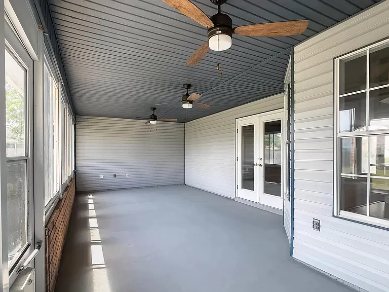 5024 Chandelle Dr — Photo 35