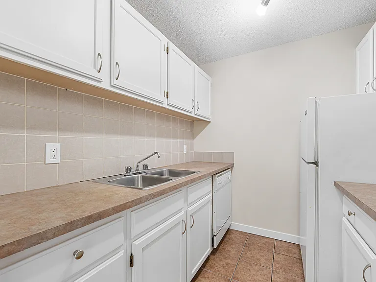 924 14th Ave SW #908 — Photo 6