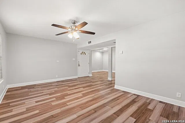 3 bed, 2.0 bath, 3561 sqft, $2,900 — Photo 4