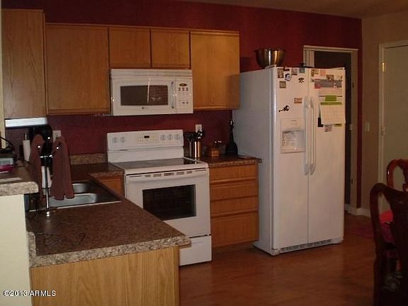 3rd image of 11817 W Dahlia Dr