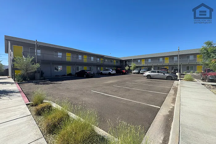 2 bed, 2.0 bath, 892 sqft, $1,499 — Photo 1