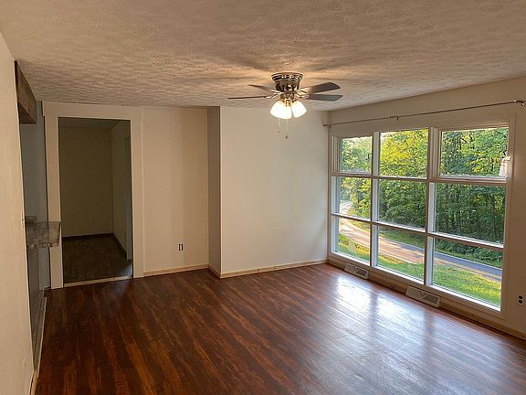 4th image of 635 Boyce Rd