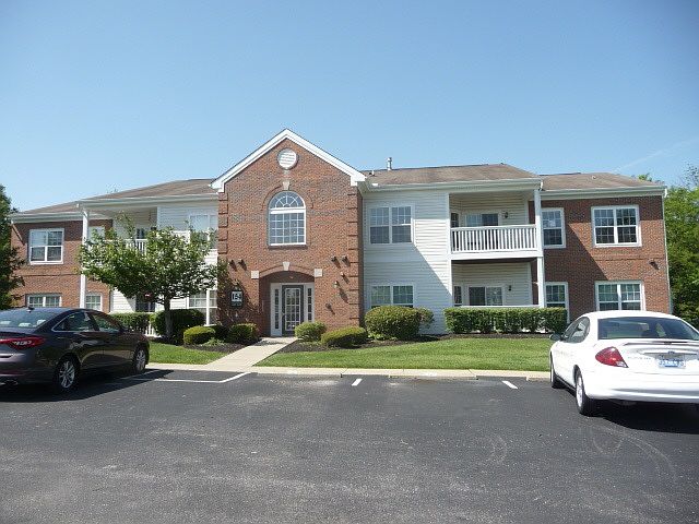 1st image of 154 Saddlebrook Ln Unit 413