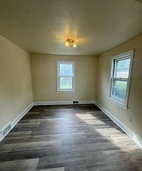 5182 Main St — Photo 2