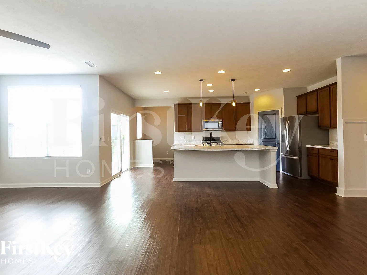 3 bed, 2.5 bath, 2361 sqft, $2,785 — Photo 4