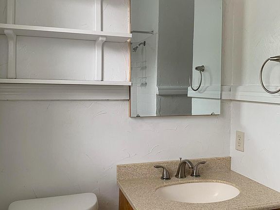 3rd image of 2062 Post St APT 2