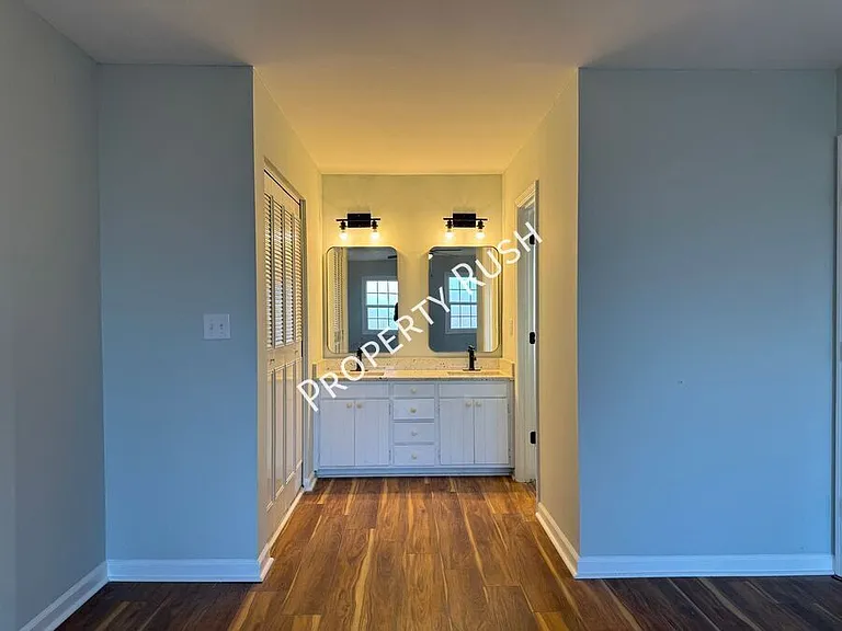 2945 Old Britain Cir — Photo 34