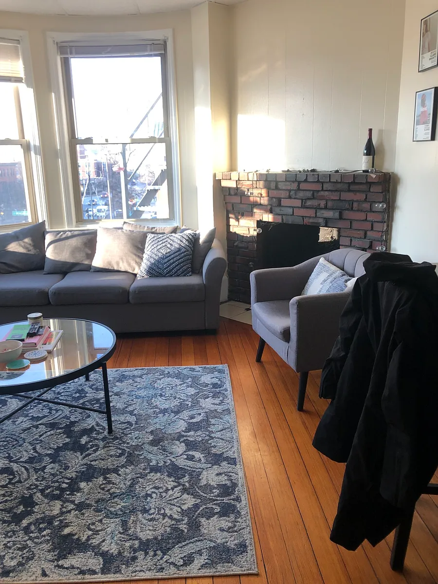 Building Photo - 879-881 Beacon St #42